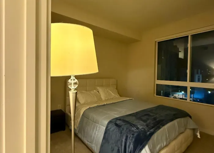 Wilshire La Brea Apartments