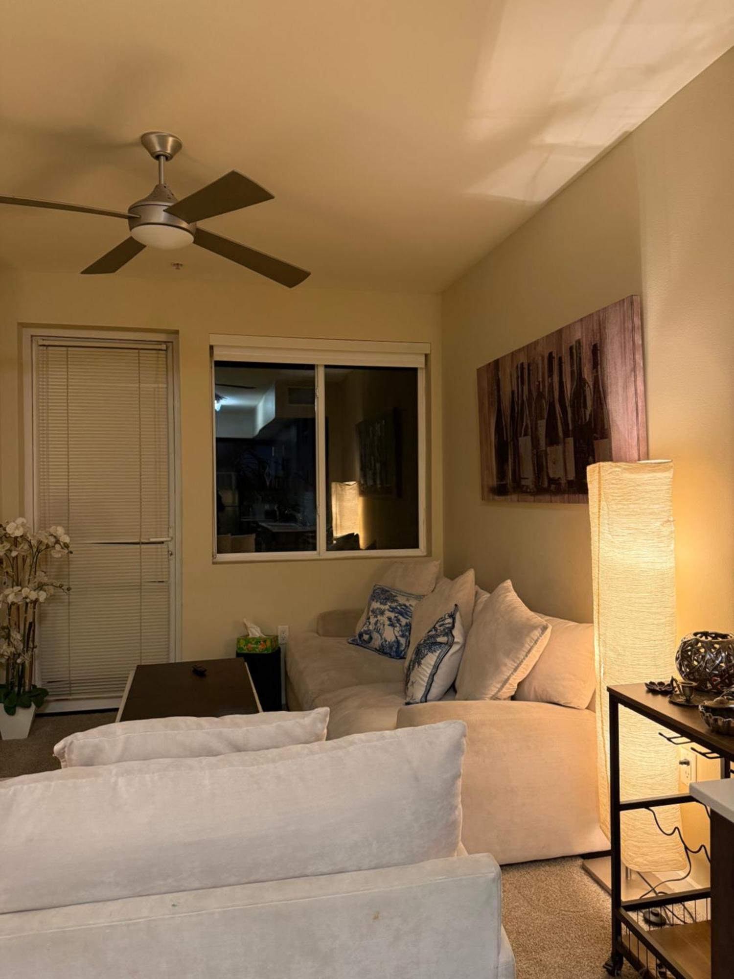Wilshire La Brea Country house *